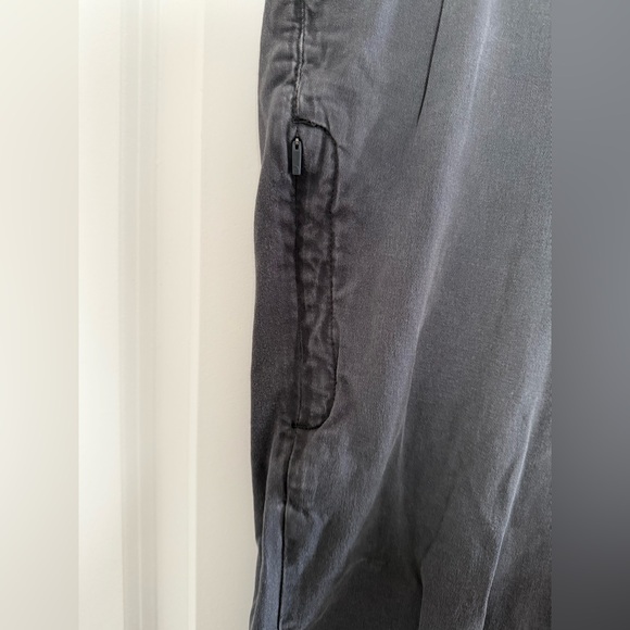 The North Face Men’s Gray Khakis - Picture 3 of 10